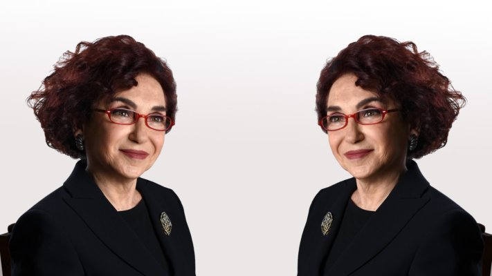 Aynadaki genç kız ben miyim yoksa?