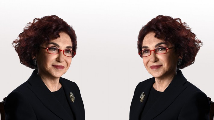 Aynadaki genç kız ben miyim yoksa?