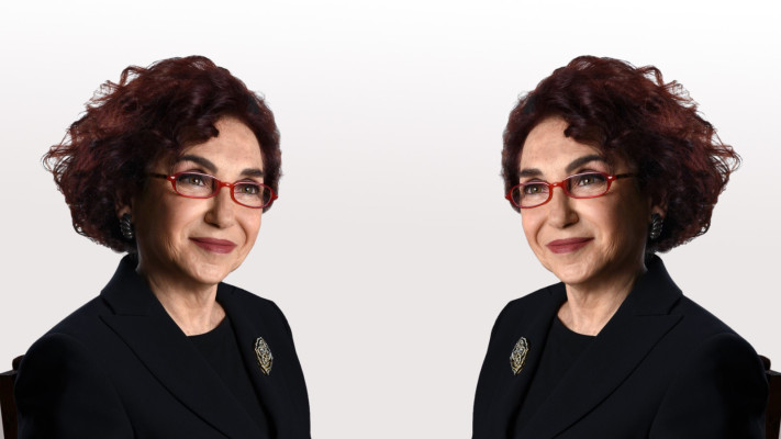 Aynadaki genç kız ben miyim yoksa?
