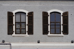 Basmane Garı'nın panjurlu pencereleri