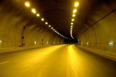 Tünel [Fotoğraf : Saadet Erciyas]